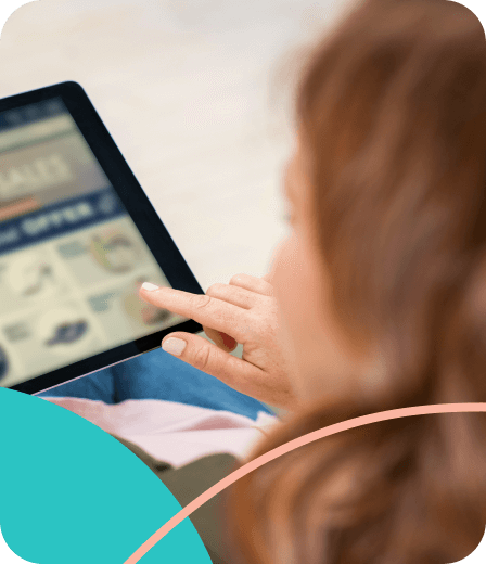 imagem de uma mulher utilizando um tablet